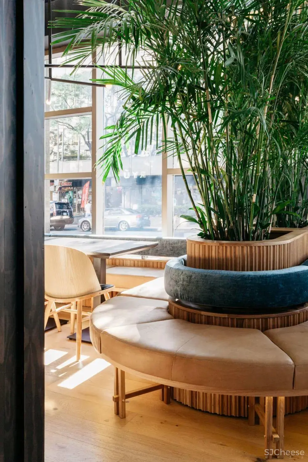 以内 / 加拿大RYU日本餐厅由MÉNARDDWORKIND设计完成