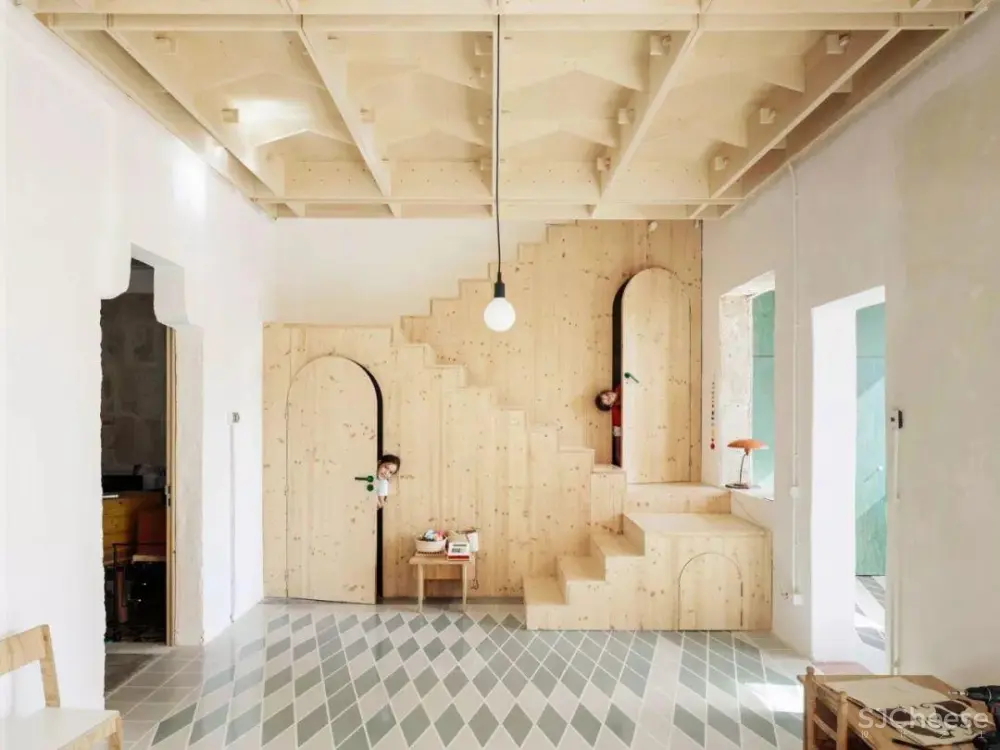 西班牙:胶合板乐园