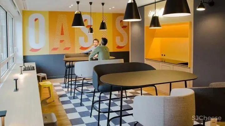 变革时代 浪漫的法兰西大区市政局办公设计欣赏