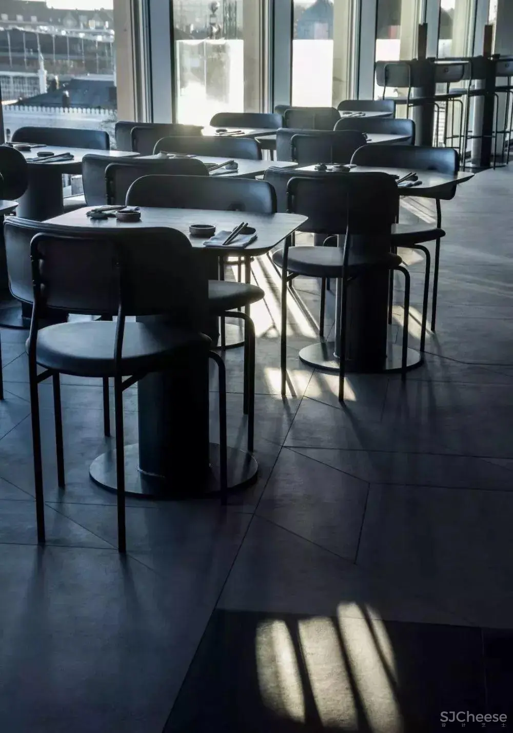 日式餐厅Sticks’n’Sushi新店设计 | OEO Studio