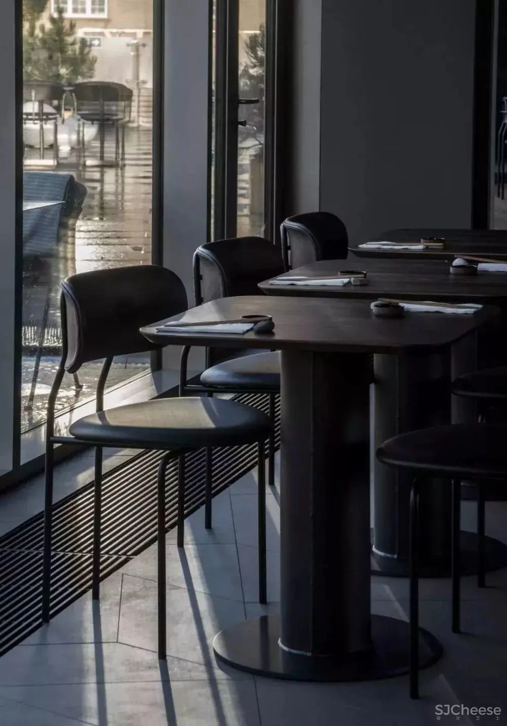 日式餐厅Sticks’n’Sushi新店设计 | OEO Studio