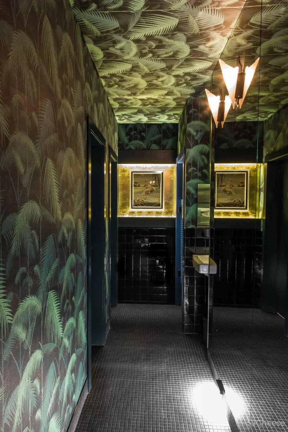 以内 / 加拿大RYU日本餐厅由MÉNARDDWORKIND设计完成