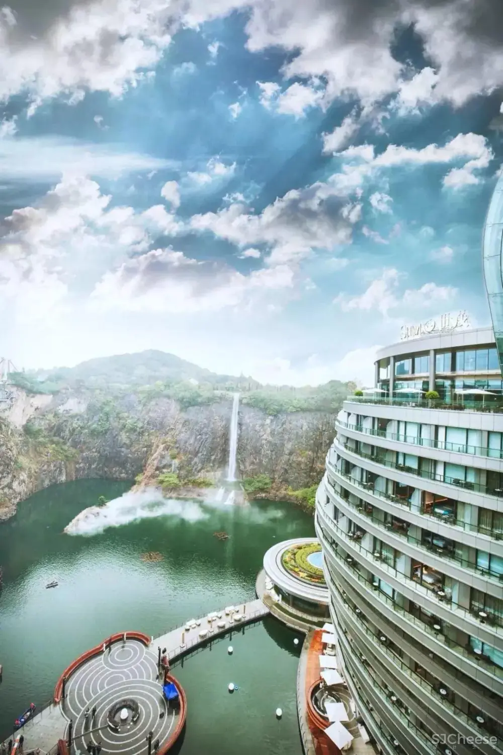 上海“深坑酒店”耗时12年耗资20亿!