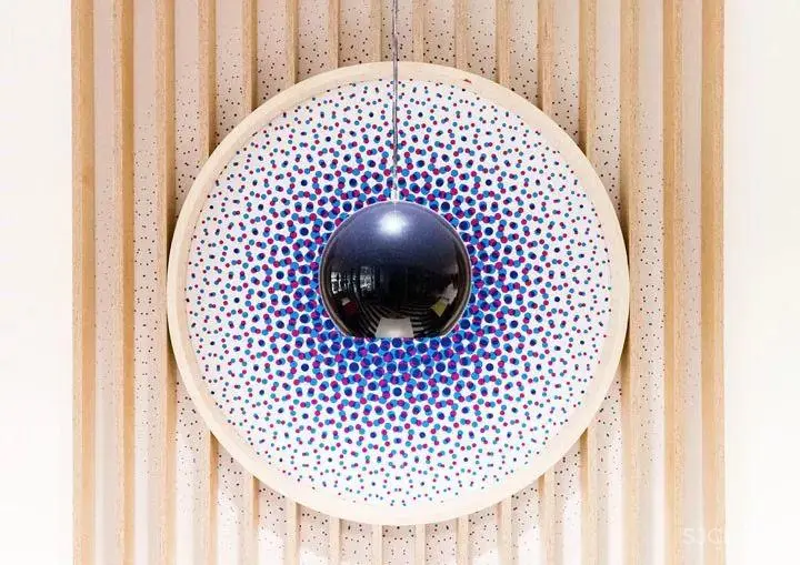 变革时代 浪漫的法兰西大区市政局办公设计欣赏