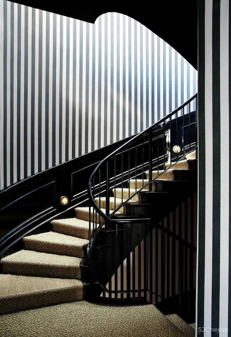 John Jacob | 黑与白的和谐之美 John Jacob | 黑与白的和谐之美