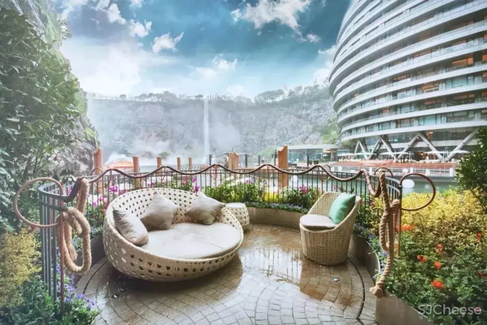 上海“深坑酒店”耗时12年耗资20亿!