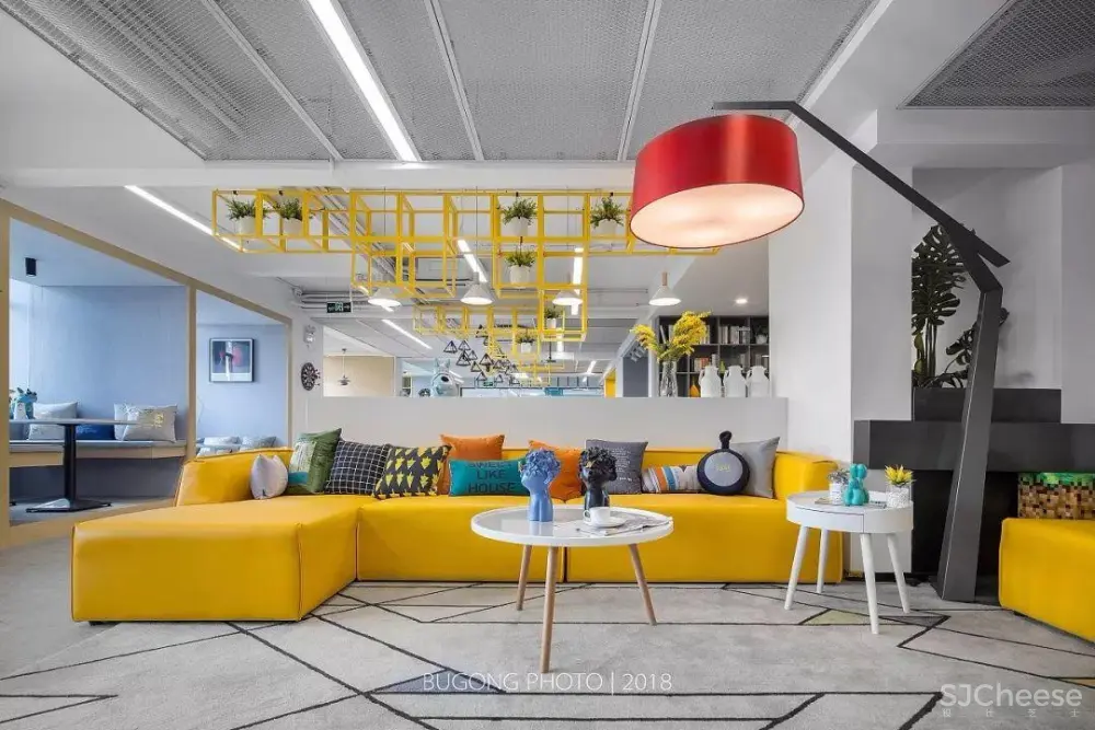 龙湖冠寓青年公寓,在阳光灿烂的家居里把握当下