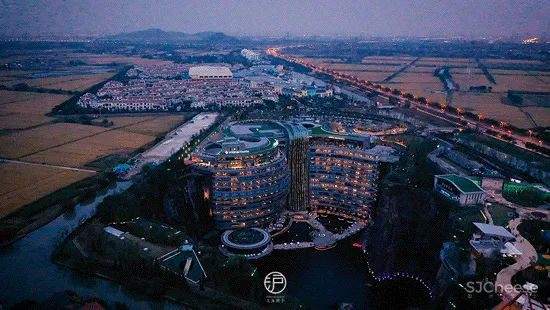 上海“深坑酒店”耗时12年耗资20亿!