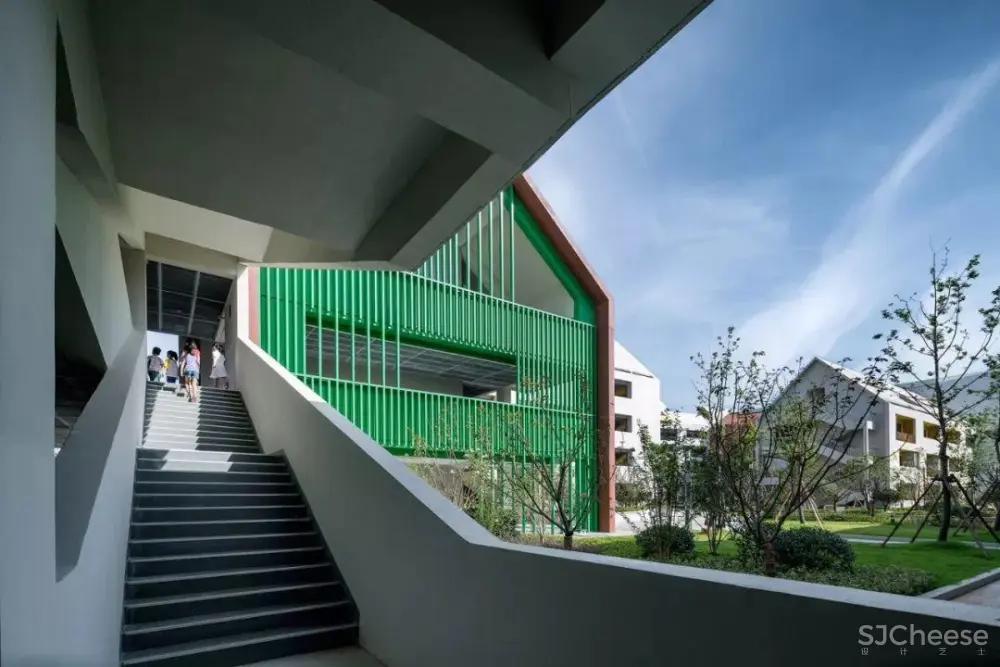 杭州最有趣的学校设计丨可自由探索的趣味屋顶 杭州最有趣的学校设计丨可自由探索的趣味屋顶