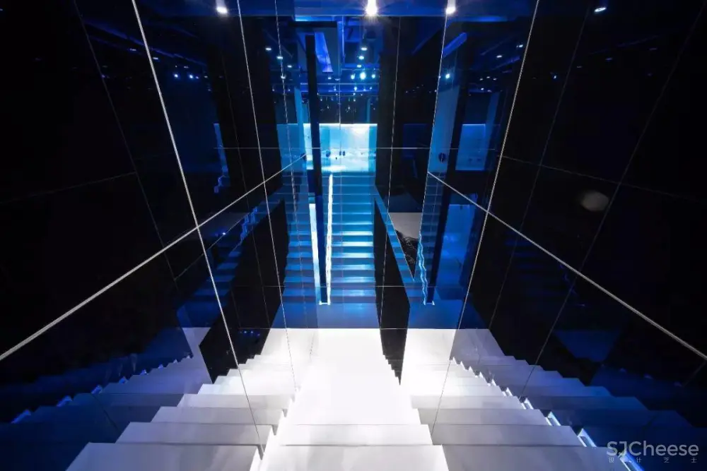 作品赏析|深海咖啡馆 Deepsea Coffee