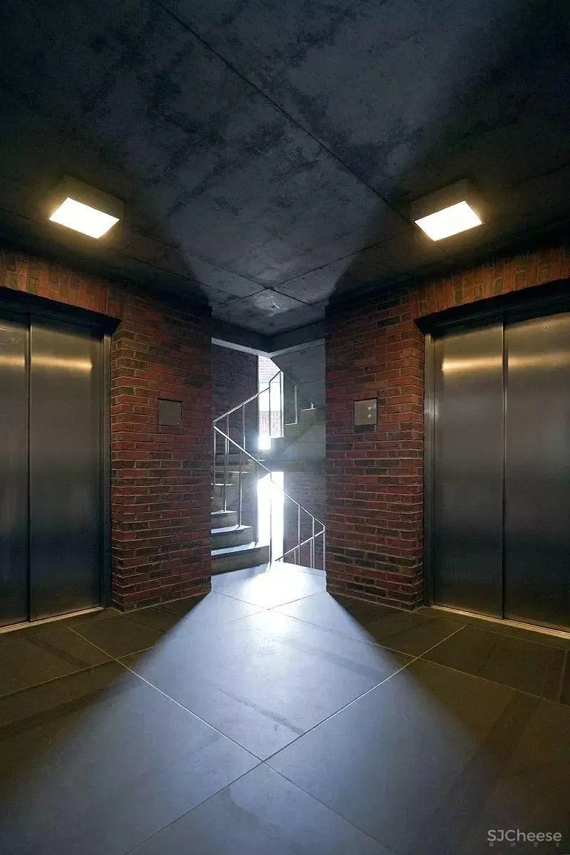 路易斯康50年前设计的「神之图书馆」,秒杀网红书店