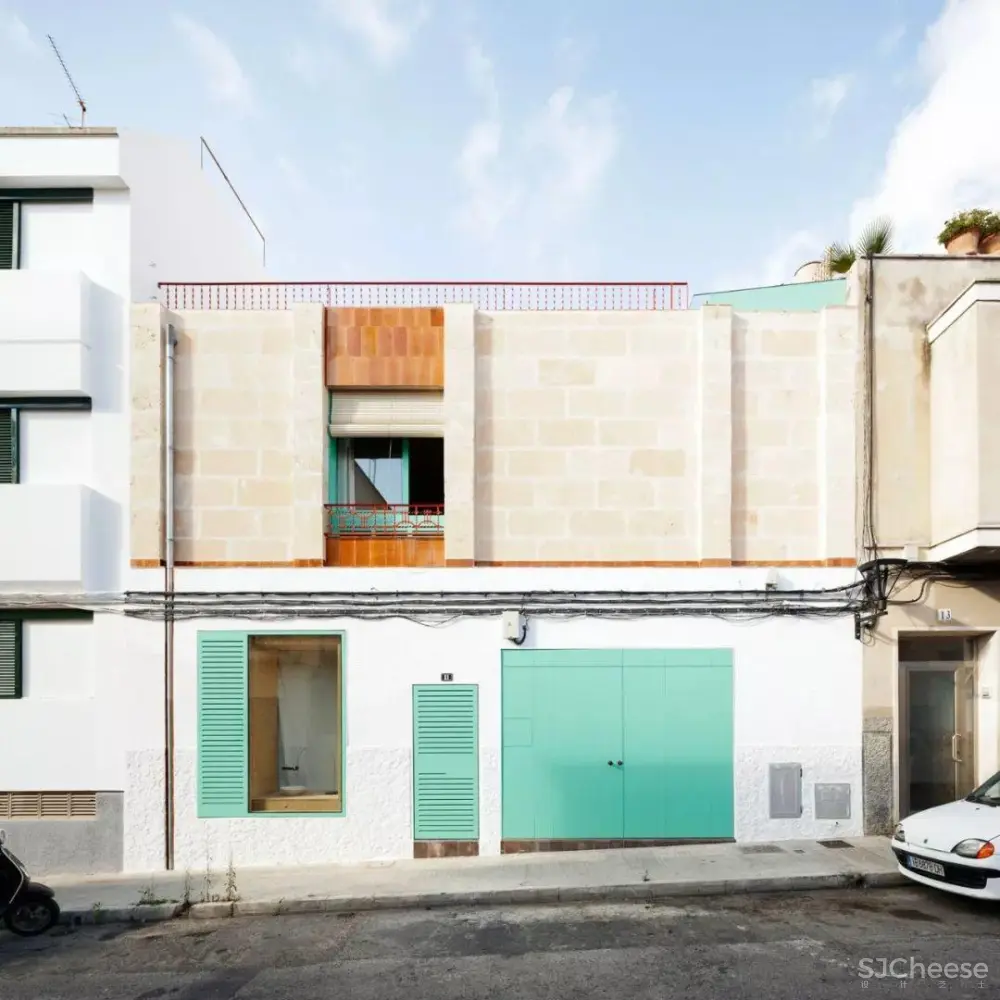 西班牙:胶合板乐园