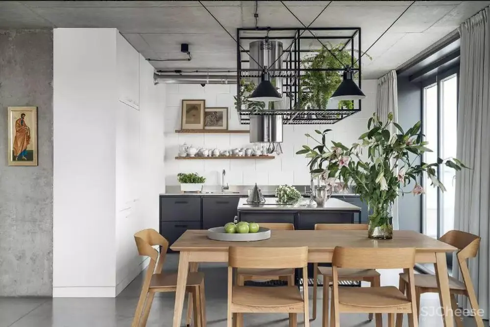 波兰： Penthouse PK43