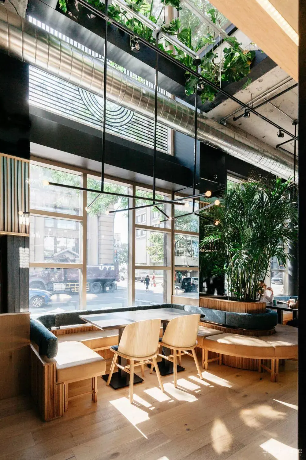 以内 / 加拿大RYU日本餐厅由MÉNARDDWORKIND设计完成