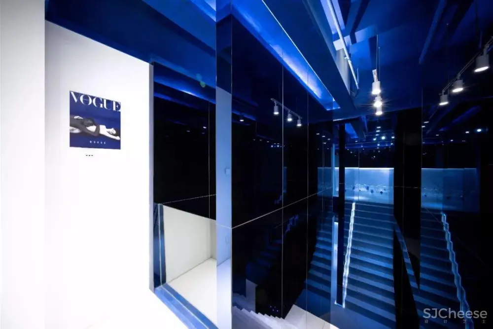 作品赏析|深海咖啡馆 Deepsea Coffee