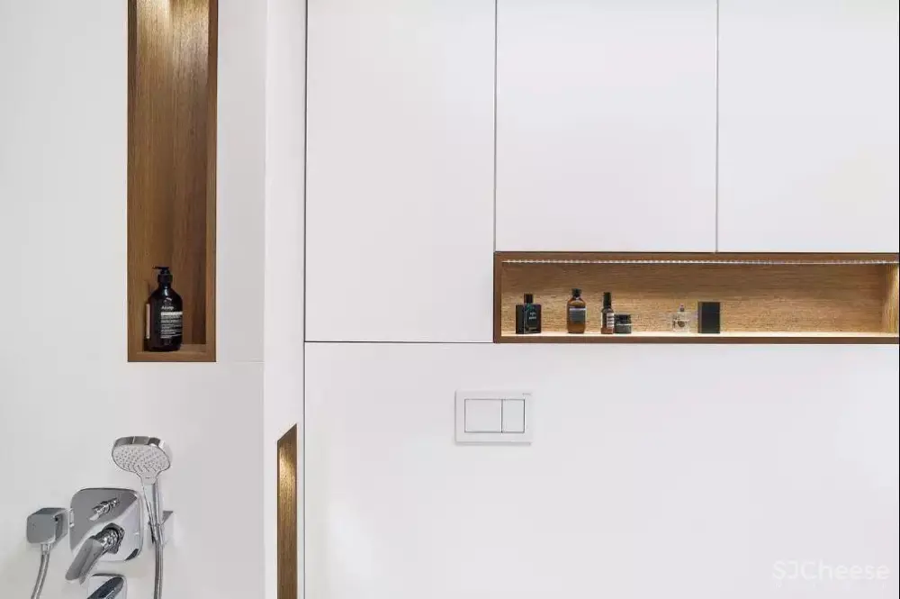 波兰： Penthouse PK43