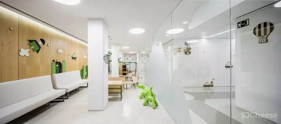 瓦尔德希伯伦大学儿童医院设计 瓦尔德希伯伦大学儿童医院设计