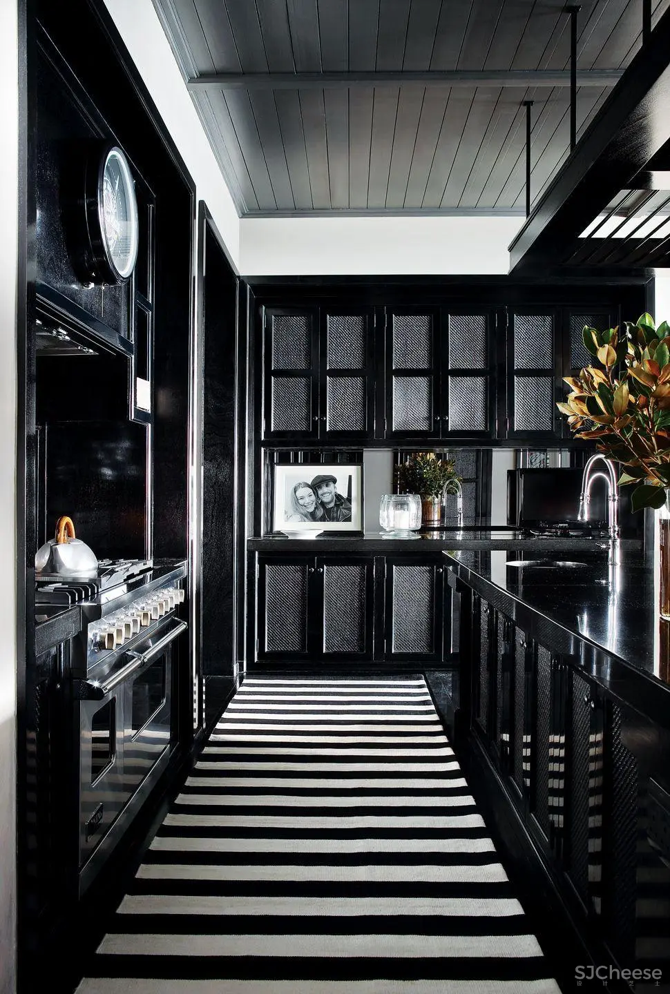 John Jacob | 黑与白的和谐之美 John Jacob | 黑与白的和谐之美