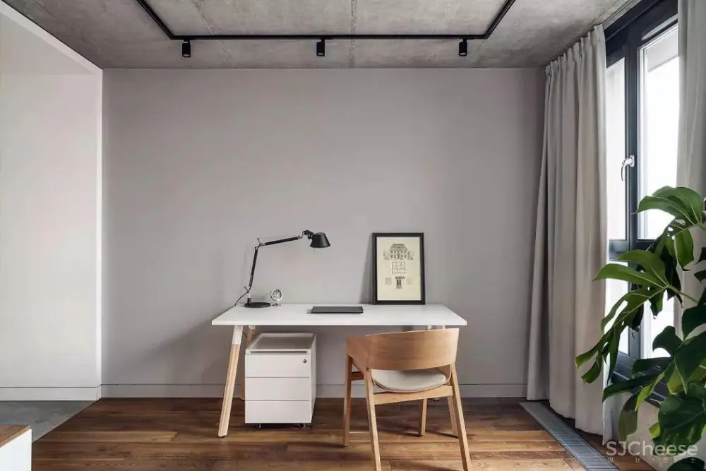 波兰： Penthouse PK43