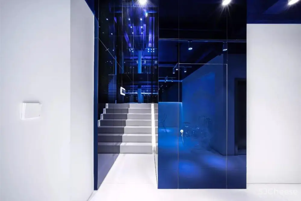 作品赏析|深海咖啡馆 Deepsea Coffee