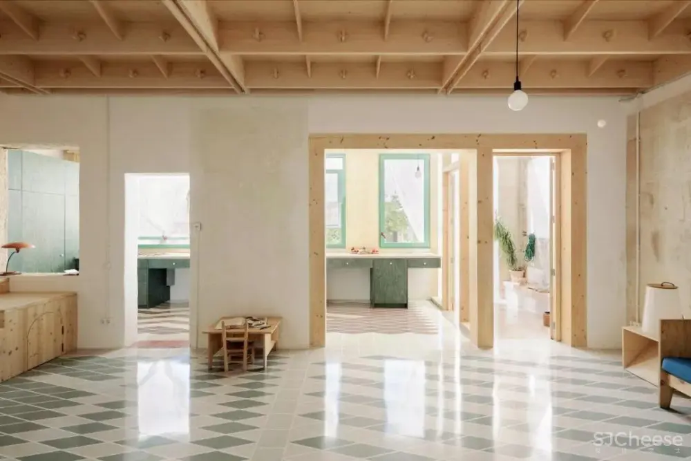 西班牙:胶合板乐园