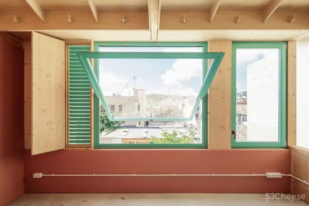 西班牙:胶合板乐园