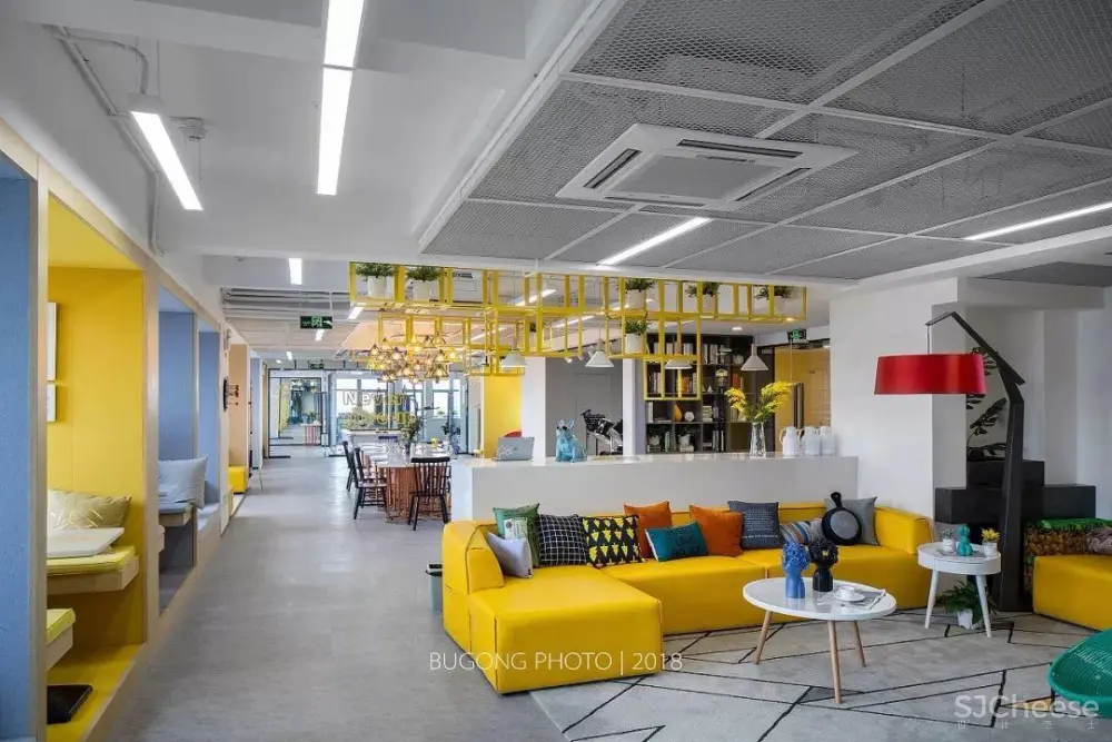 龙湖冠寓青年公寓,在阳光灿烂的家居里把握当下