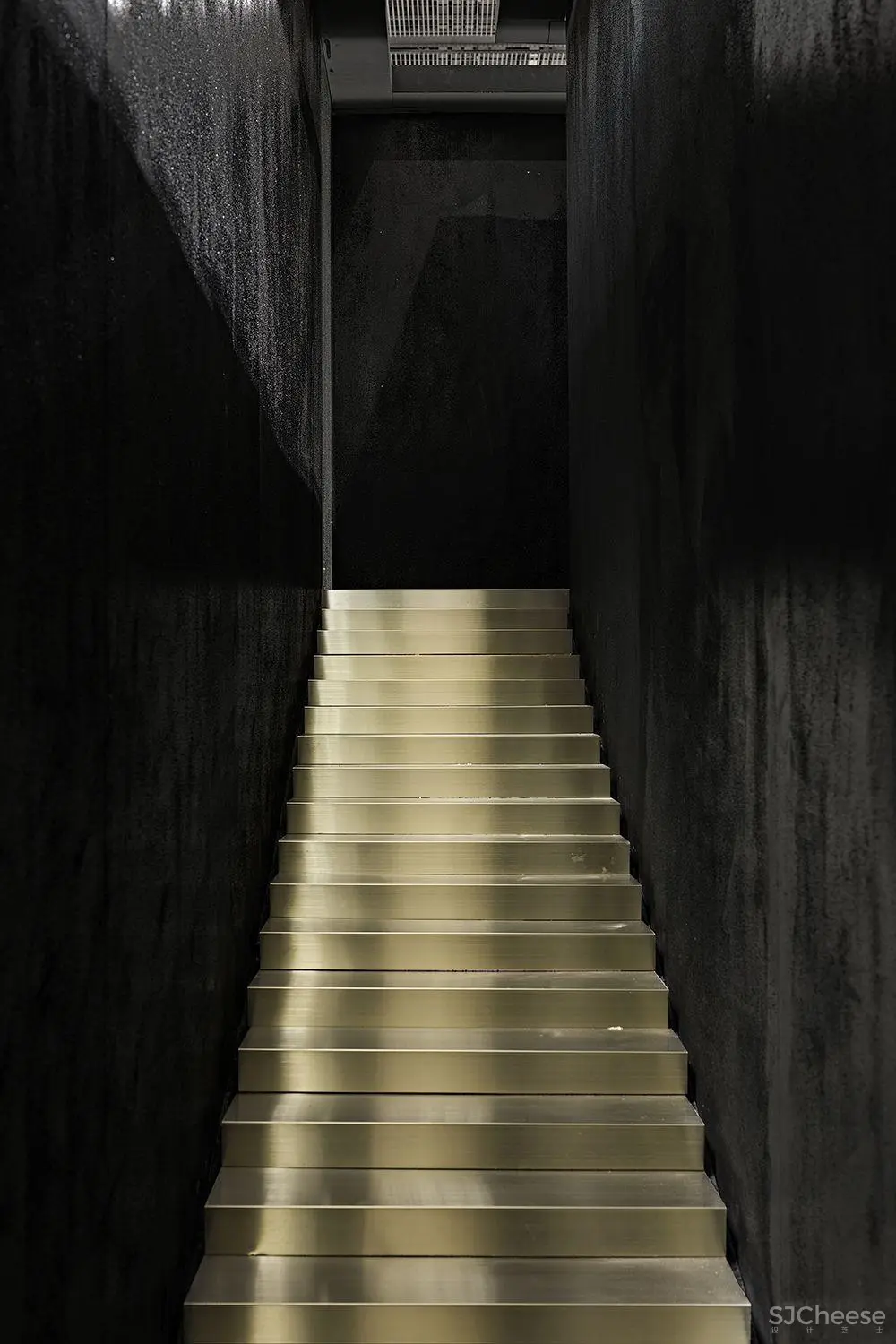 LISIYI作品 | 家具品牌展厅的纵横光线 LISIYI作品 | 家具品牌展厅的纵横光线