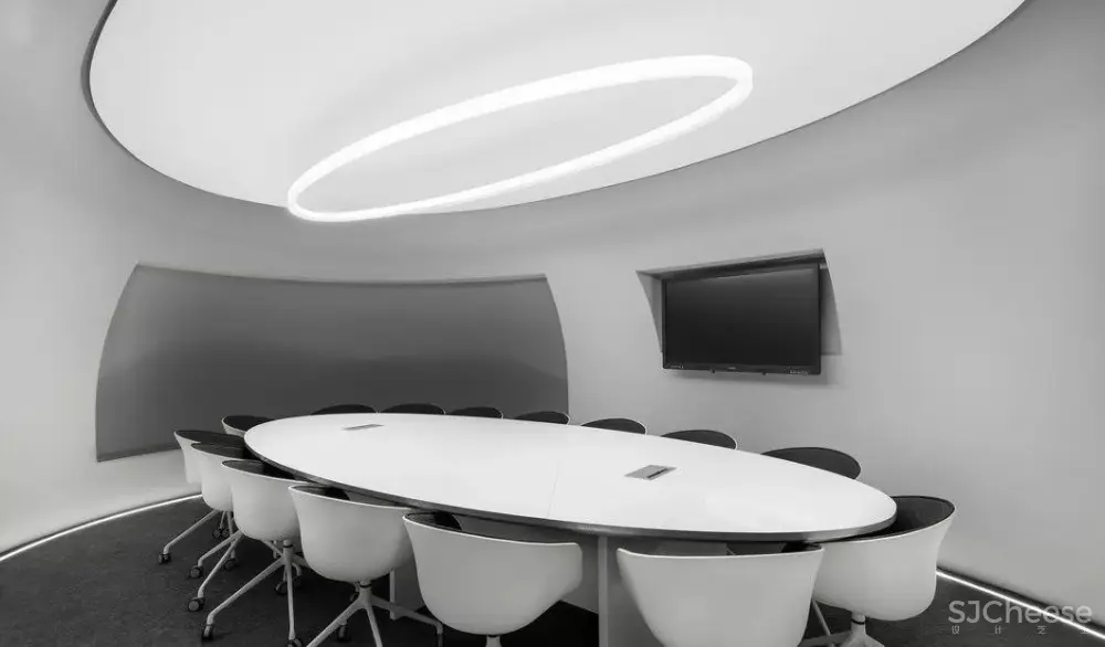 崔树新作:一条橙光,穿过空间,完成设计 崔树新作:一条橙光,穿过空间,完成设计