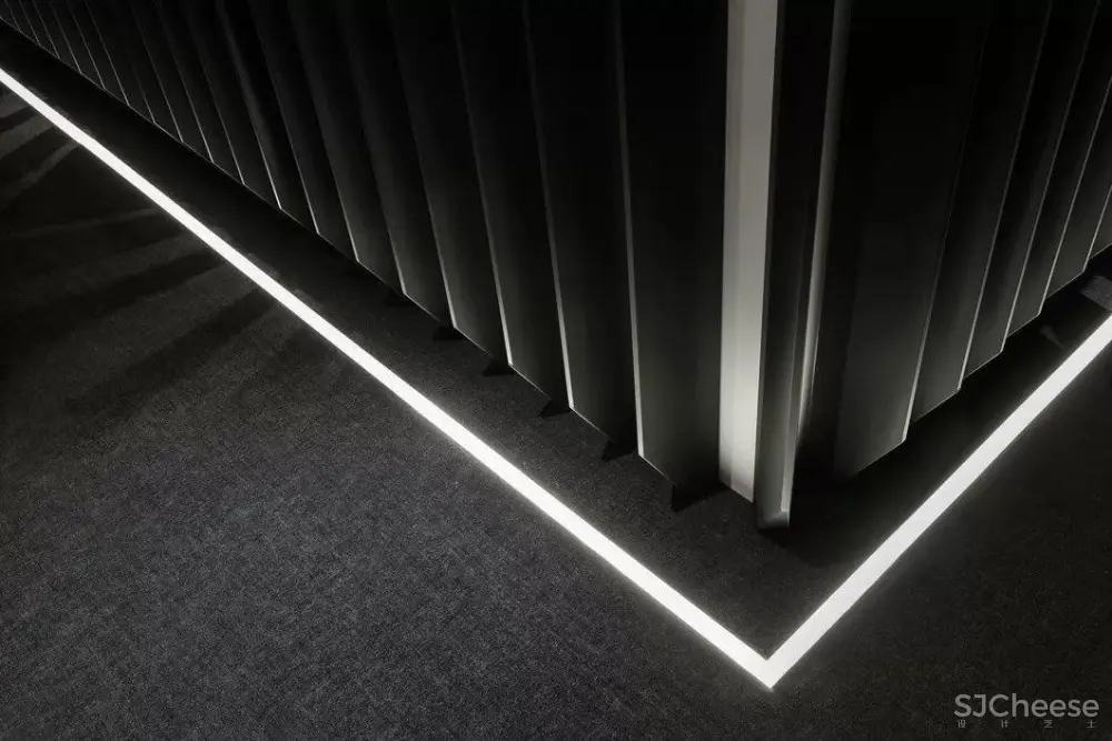 崔树新作:一条橙光,穿过空间,完成设计 崔树新作:一条橙光,穿过空间,完成设计