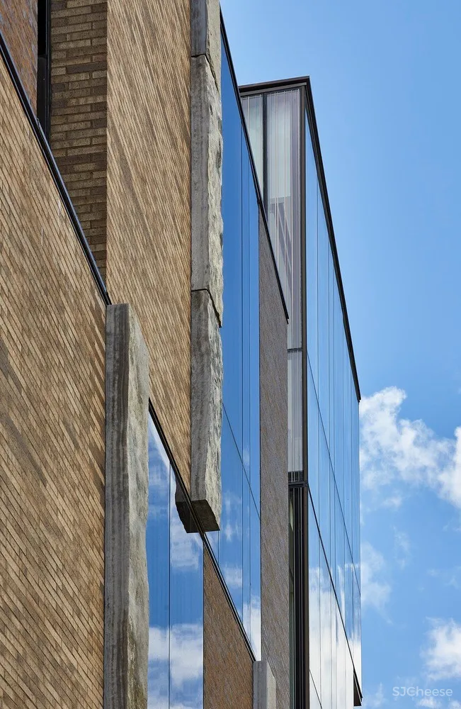 多伦多凯西健康护理中心,为艾滋患者提供希望空间 / Hariri Pontarini Architects