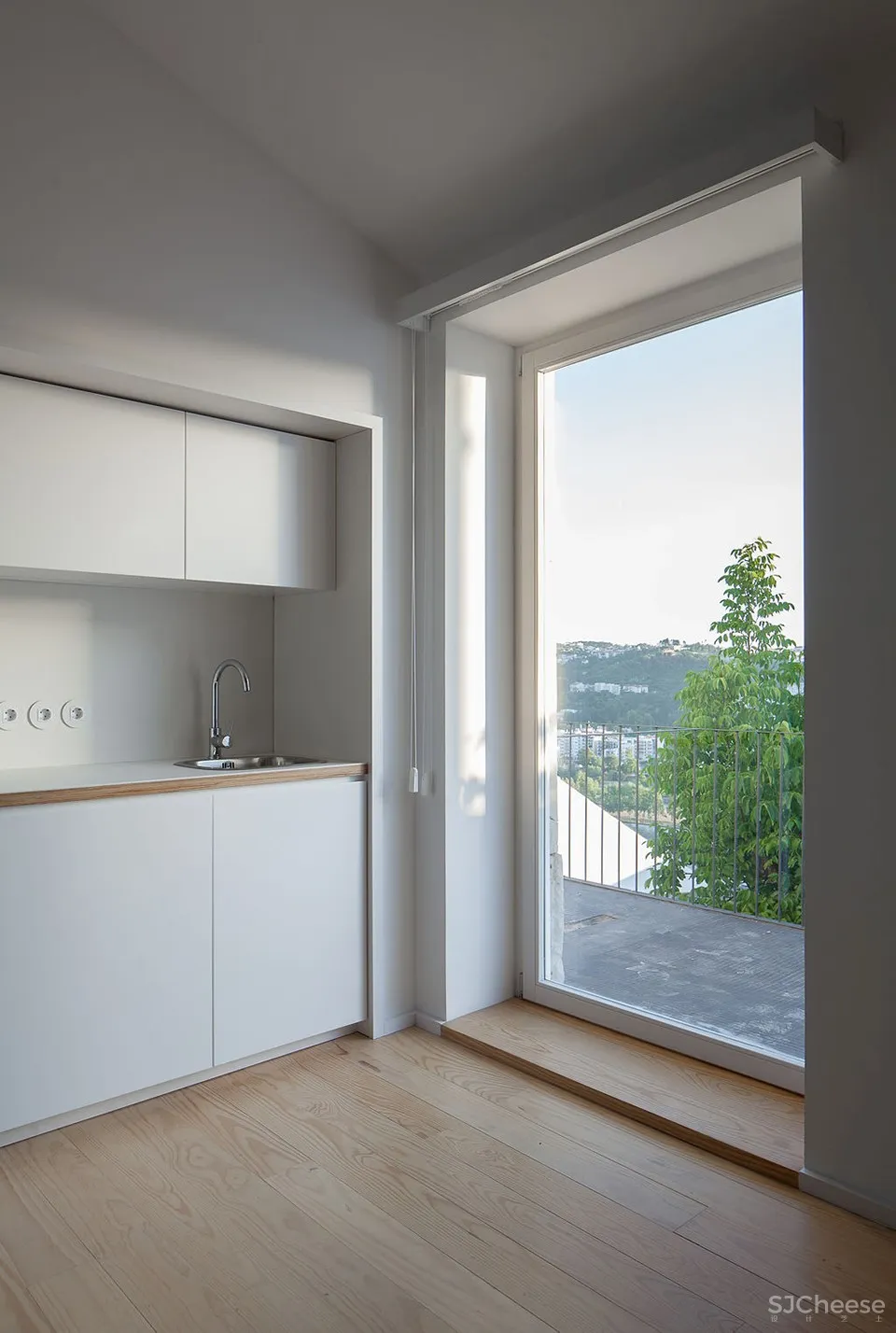 科英布拉酒店改造，葡萄牙 / depA Architects