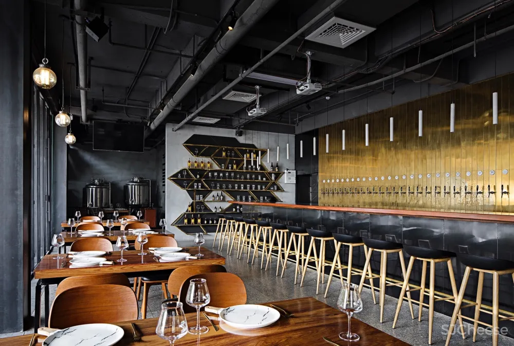 食酒堂精酿吧，海口 / Ly龙丽仁室内设计 首