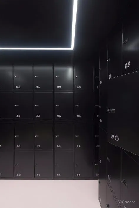 马德里Bag In Box行李寄存商店 | Wanna One 首