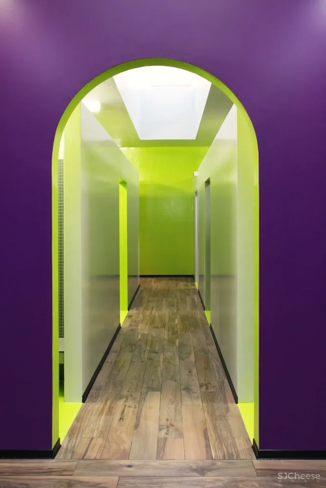 [俱乐部] Kalorias Club Children Dressing Room