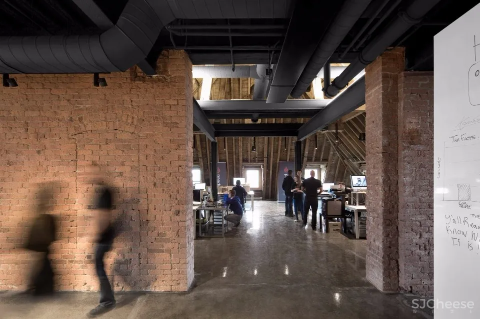借助过去定义将来,蒙特利尔Lightspeed总部大楼 | ACDF Architecture
