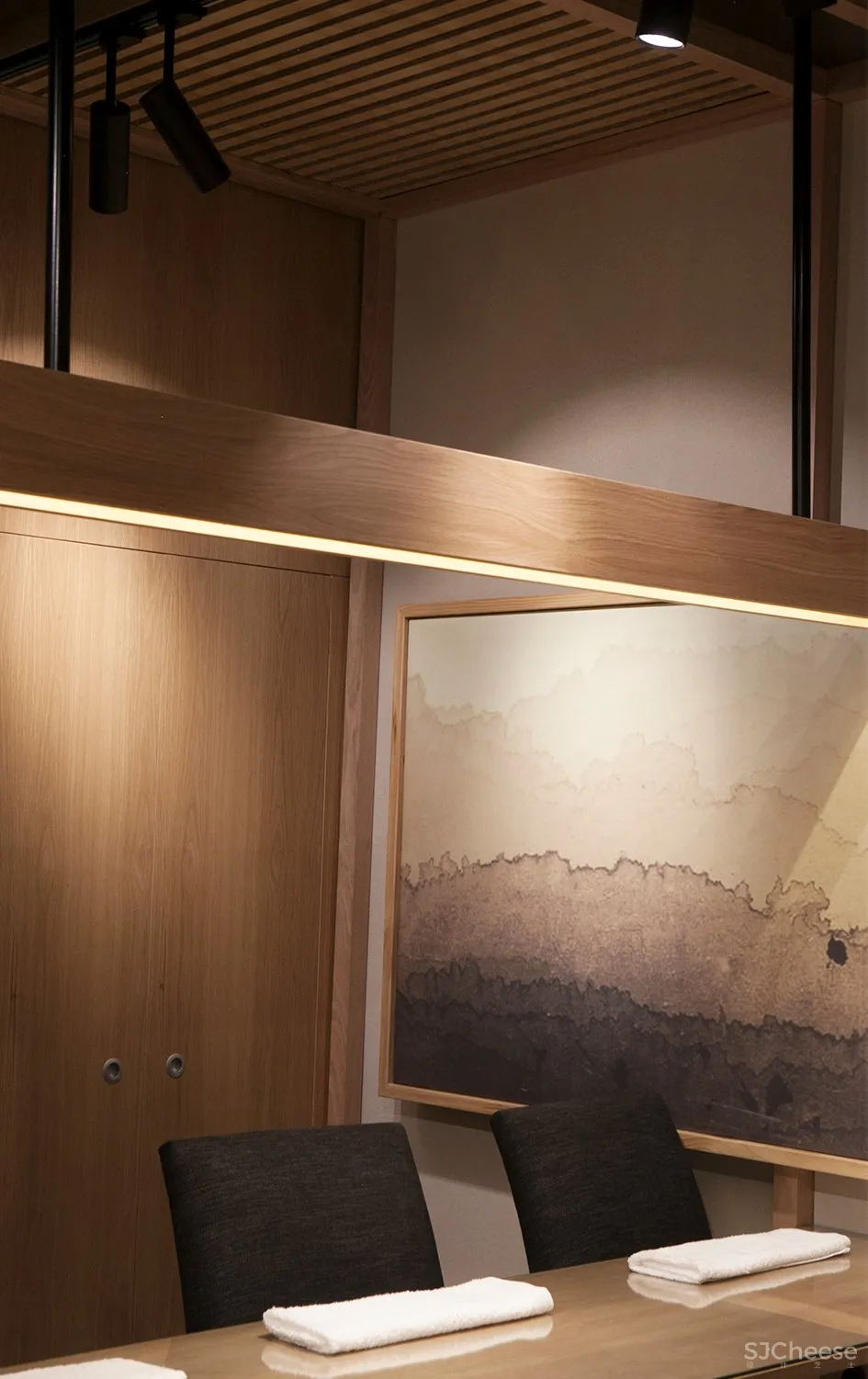 橡木环抱下的温暖SPA空间 | StudioMKZ