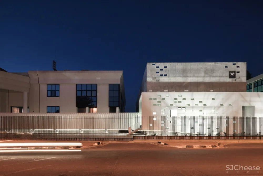 Varda Studio | 抽象的镂空形式建筑