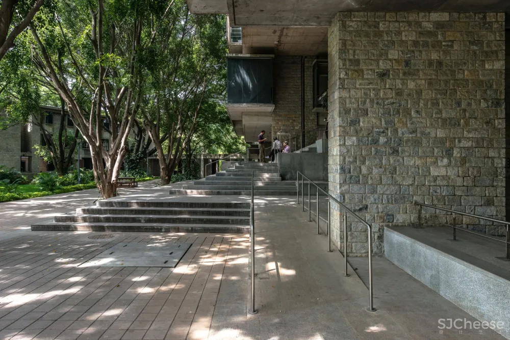 IIM-B 新教学综合体 / Mindspace Architects 首