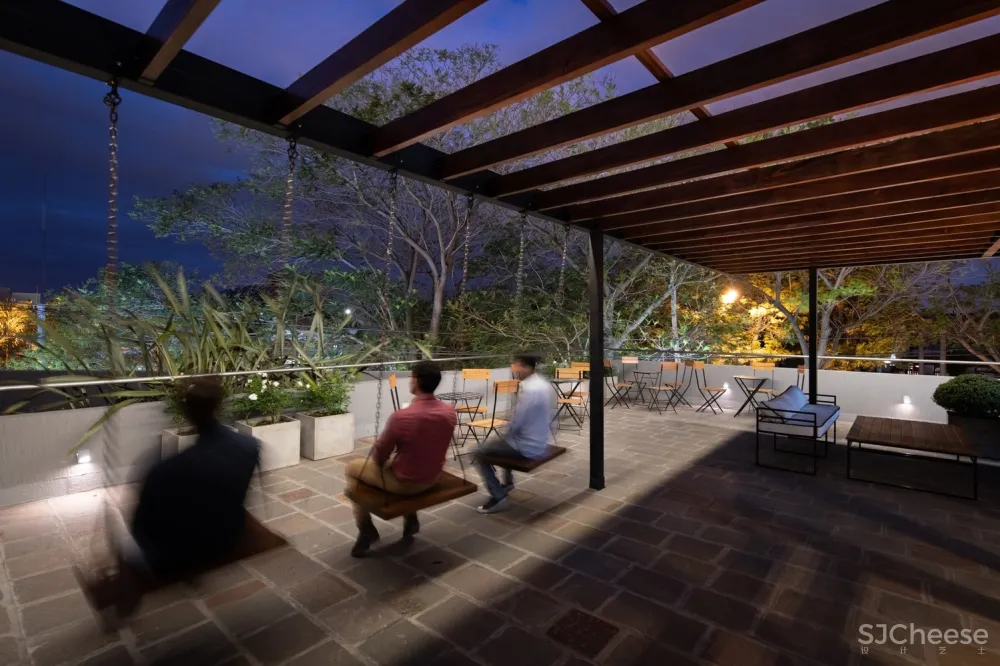 FERRO assoc:Lucciano’s冰淇淋旗舰店