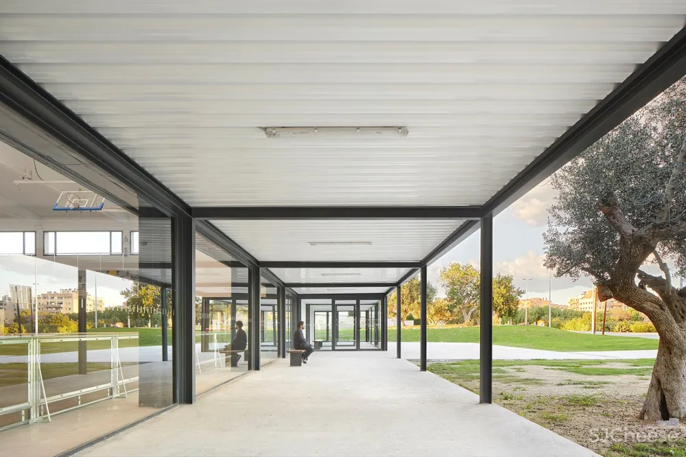 Vila-Seca市立体育馆翻新及扩建,西班牙 / NAM Arquitectura