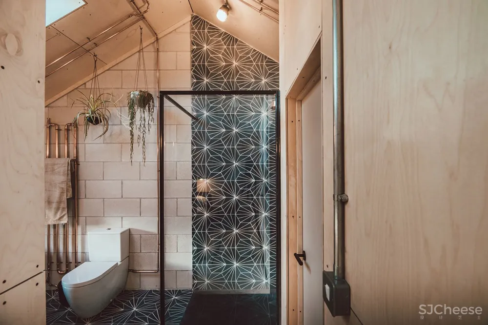 英国一对双胞胎兄弟自建优雅工业之家