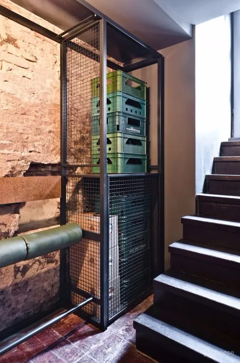 波兰 Źródło威士忌酒吧 | Adam Wiercinski