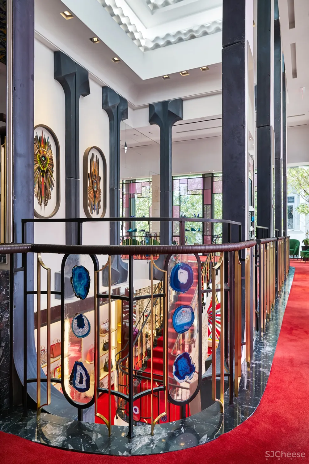 212box作品 | 树皮覆盖的Christian Louboutin精品店,与自然美感产生共鸣