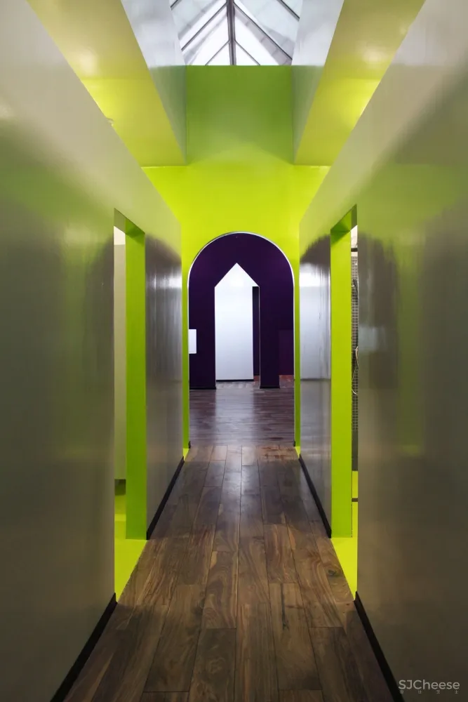 [俱乐部] Kalorias Club Children Dressing Room