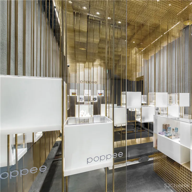 黄金云下的设计师品牌配饰集合店