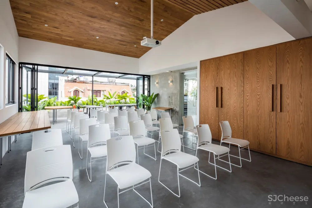 Sanuki Daisuke architects：越南年轻创业者的办公空间