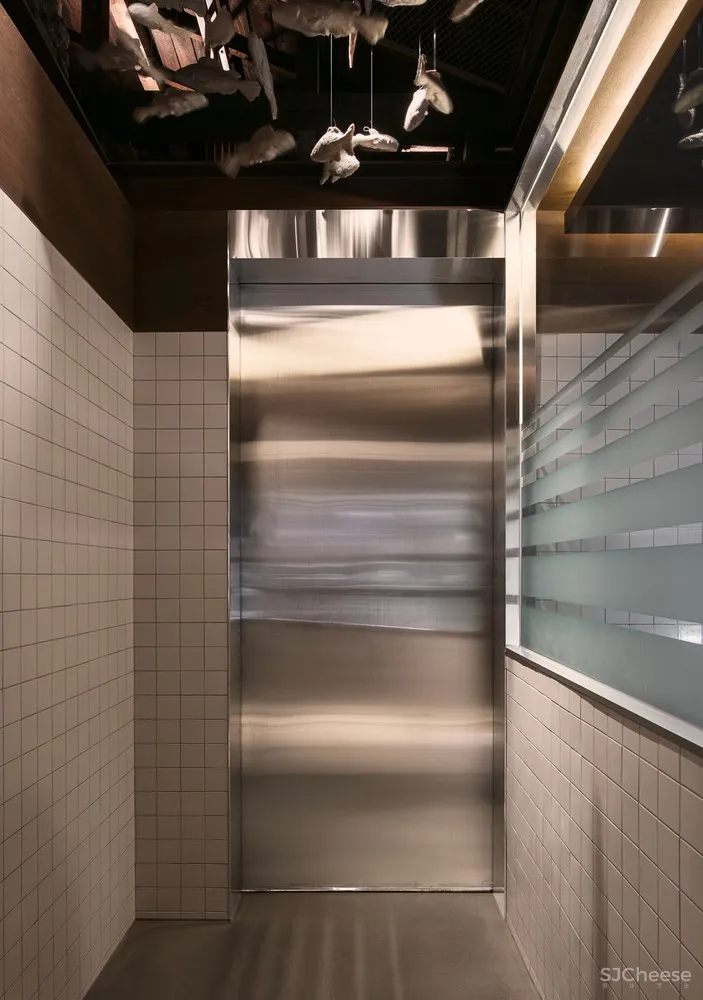 传统木结构餐厅 | GwangHwaMunHaeMul 首