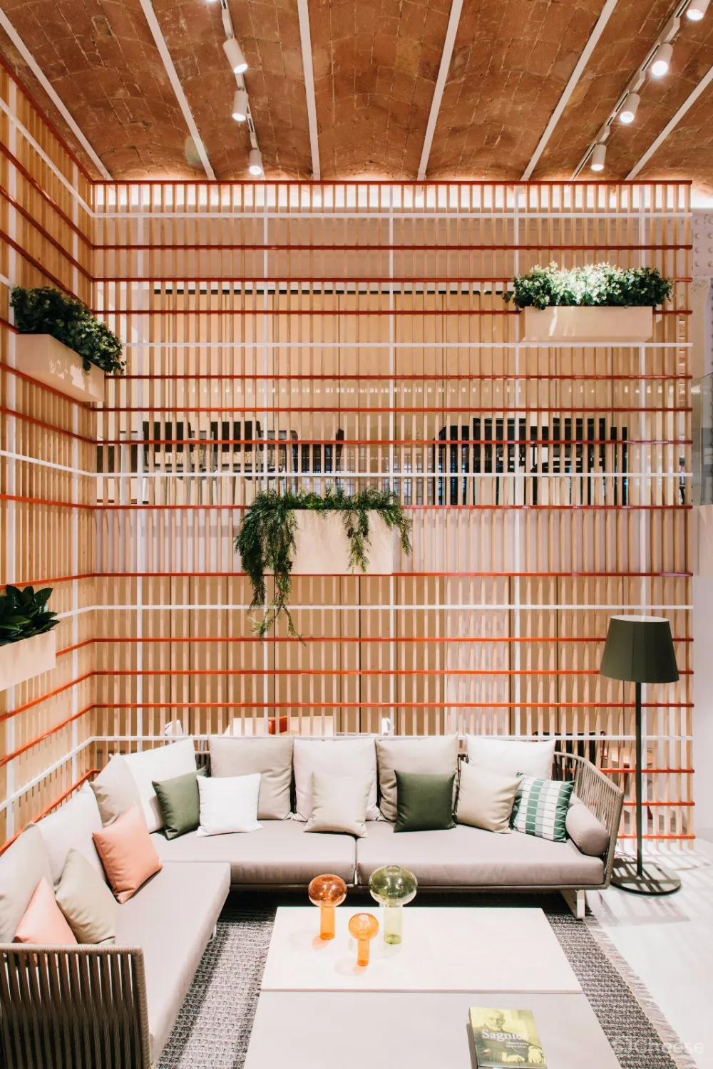 Patricia Urquiola 为家具品牌 Kettal 设计的展厅