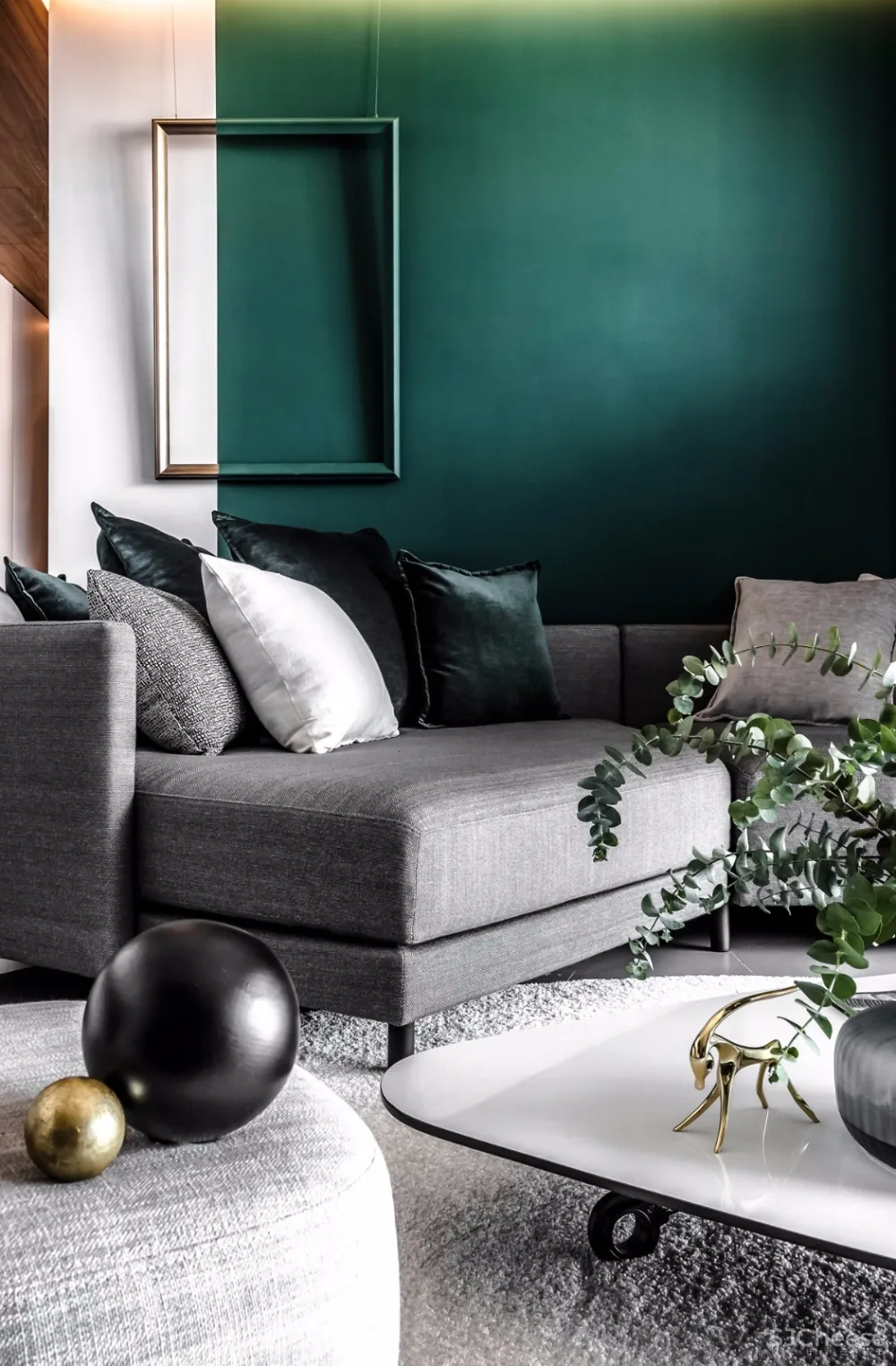 灰+绿 焕然一新的清新住宅空间 | 大也国际空间设计